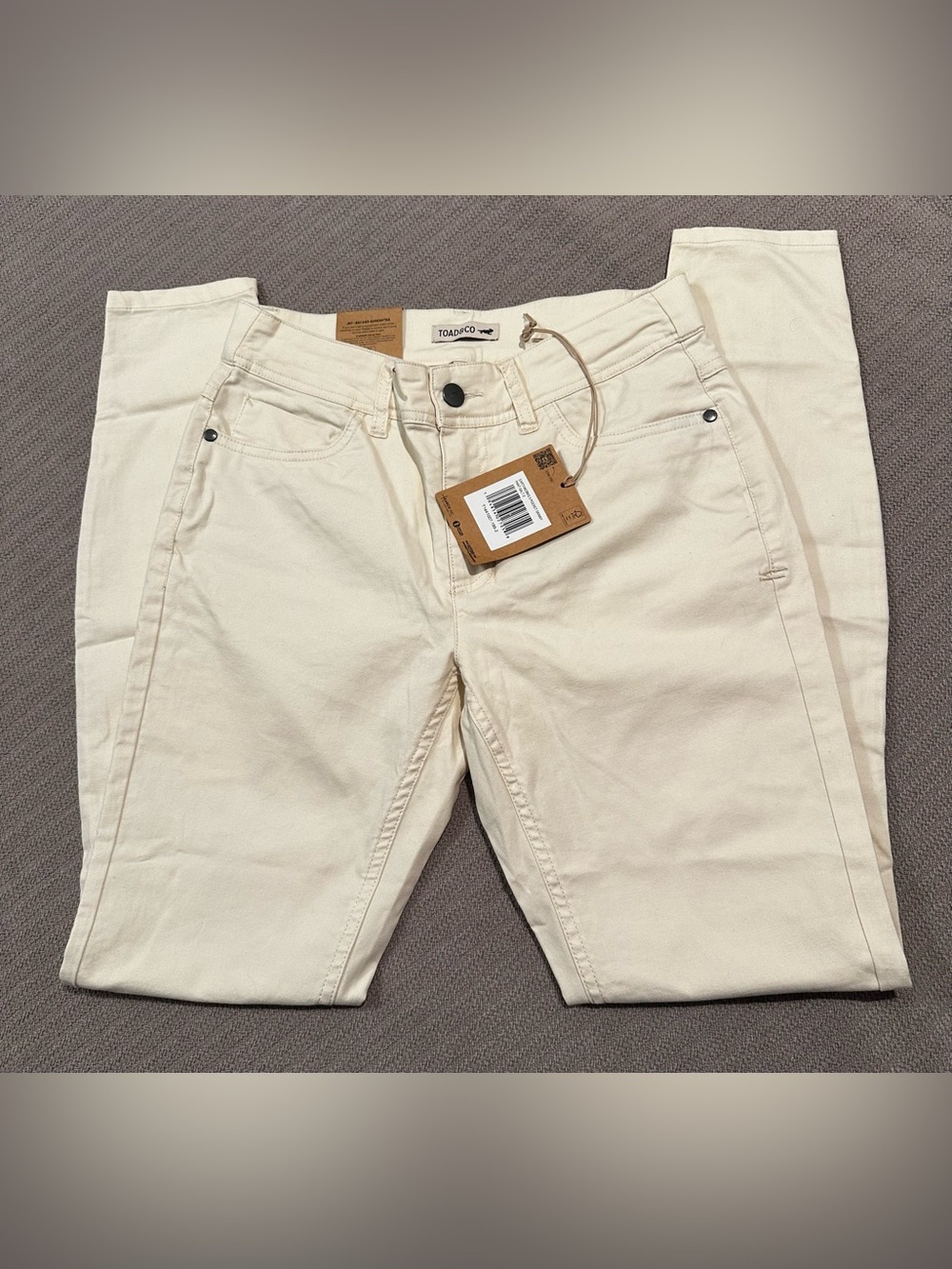 Toad&Co Earthworks 5 Pocket Skinny Pant. Size 2, Color is Salt. NWT